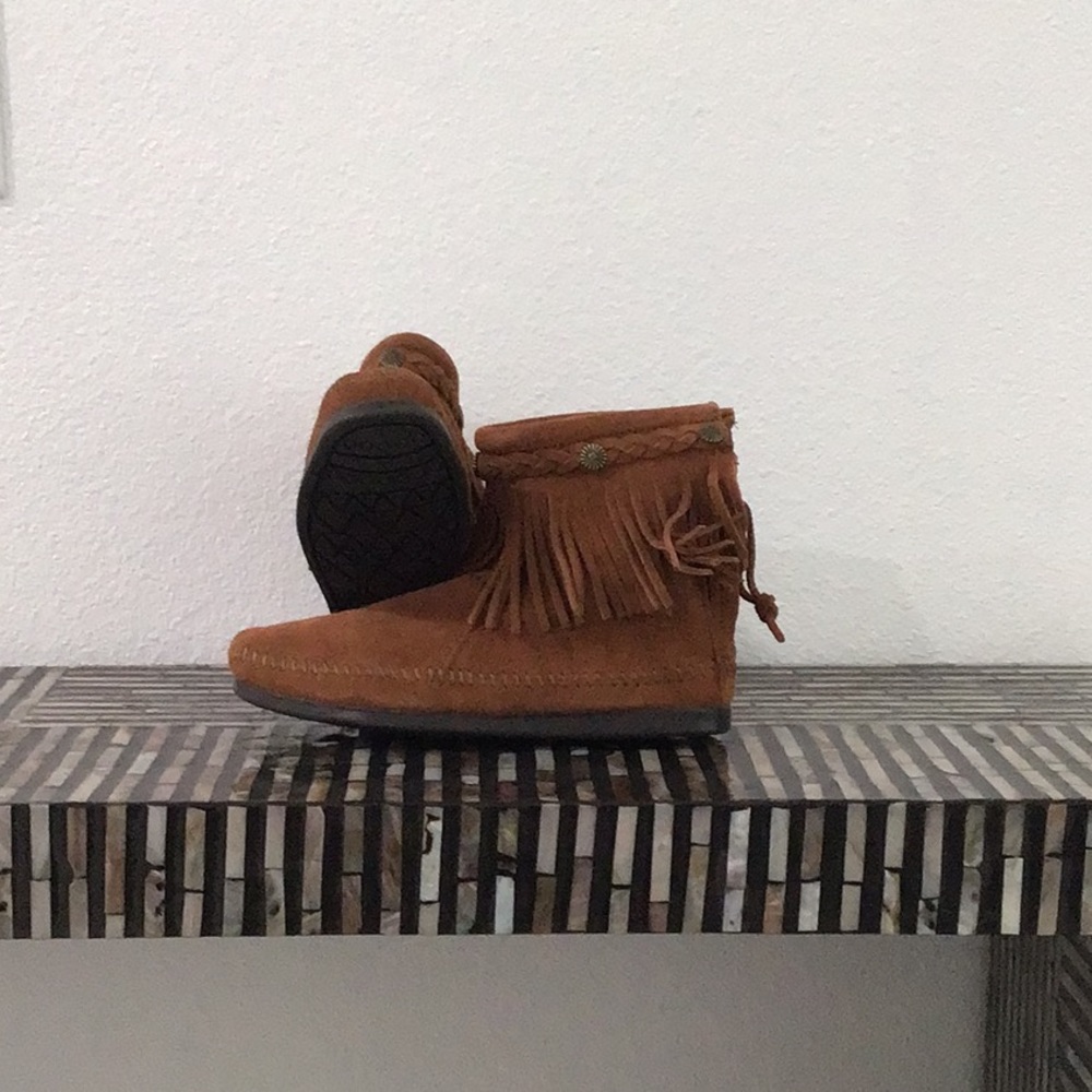 🆕 MINNETONKA Suede Fringe Braided Studs Moccasin Hi Top Boot Brown     With 📦